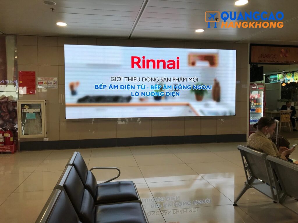 Quảng cáo màn hình LED tại sân bay có chi phí cao hơn bởi khả năng hiển thị thu hút