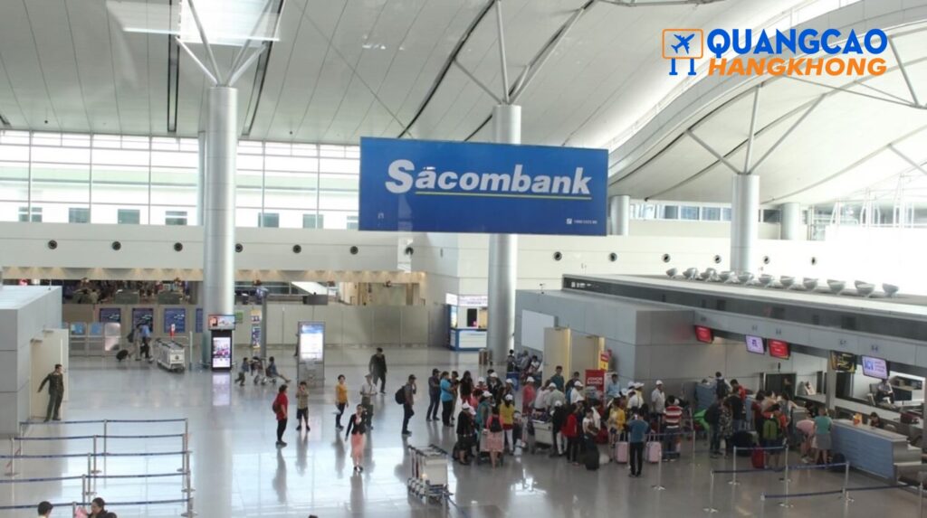 Quảng cáo biển thả trần tại sân bay Tân Sơn Nhất