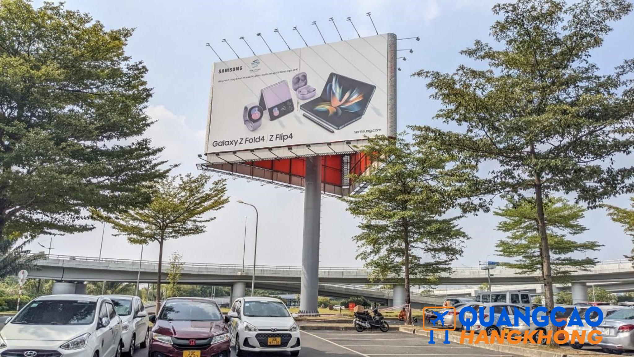 Quảng cáo biển tấm lớn