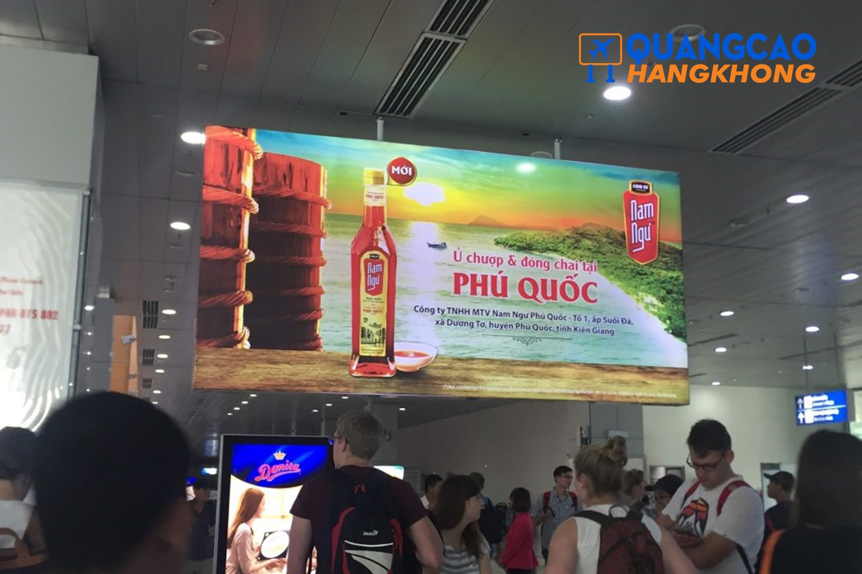 Quảng cáo biển trả trần tại sân bay Phú Quốc