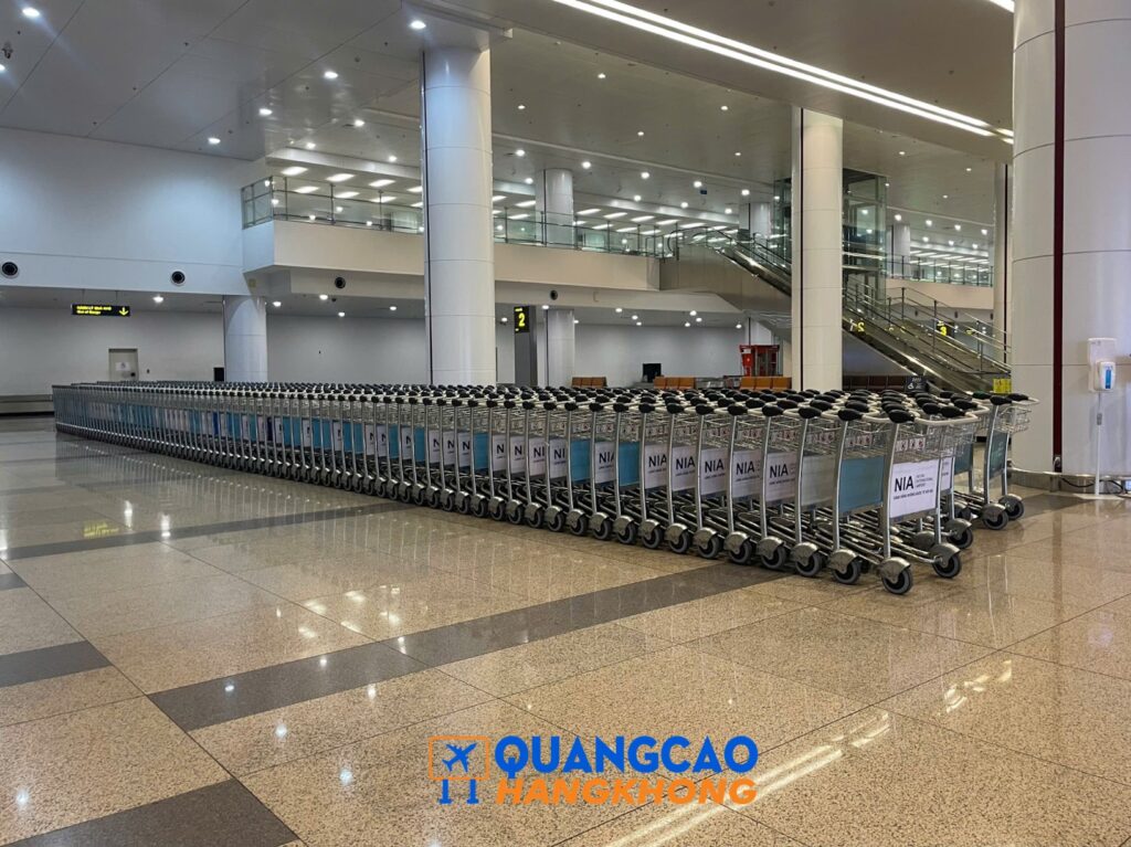Hình thức quảng cáo trên xe đẩy hành lý