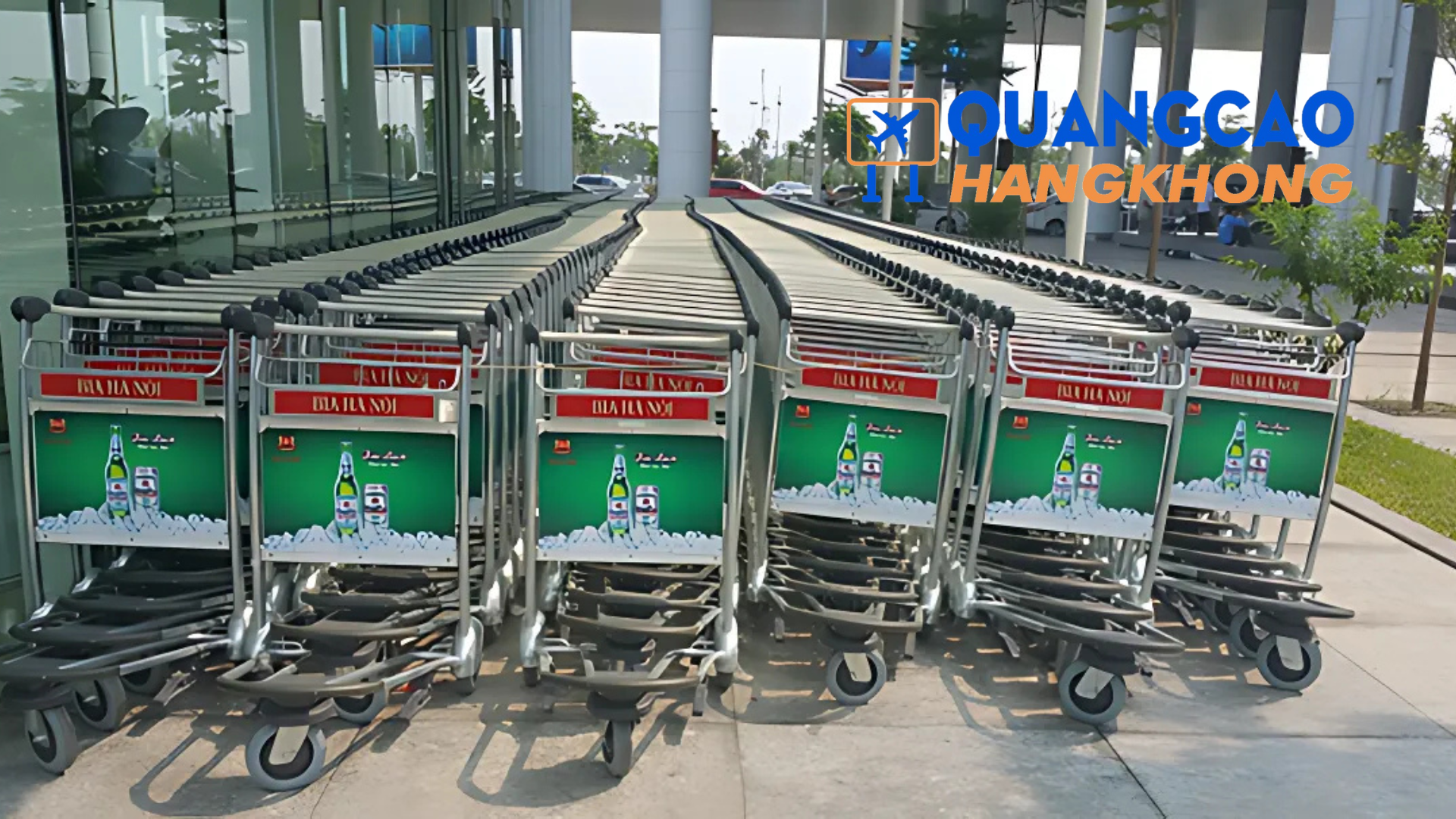Quảng cáo trên xe đẩy hành lý
