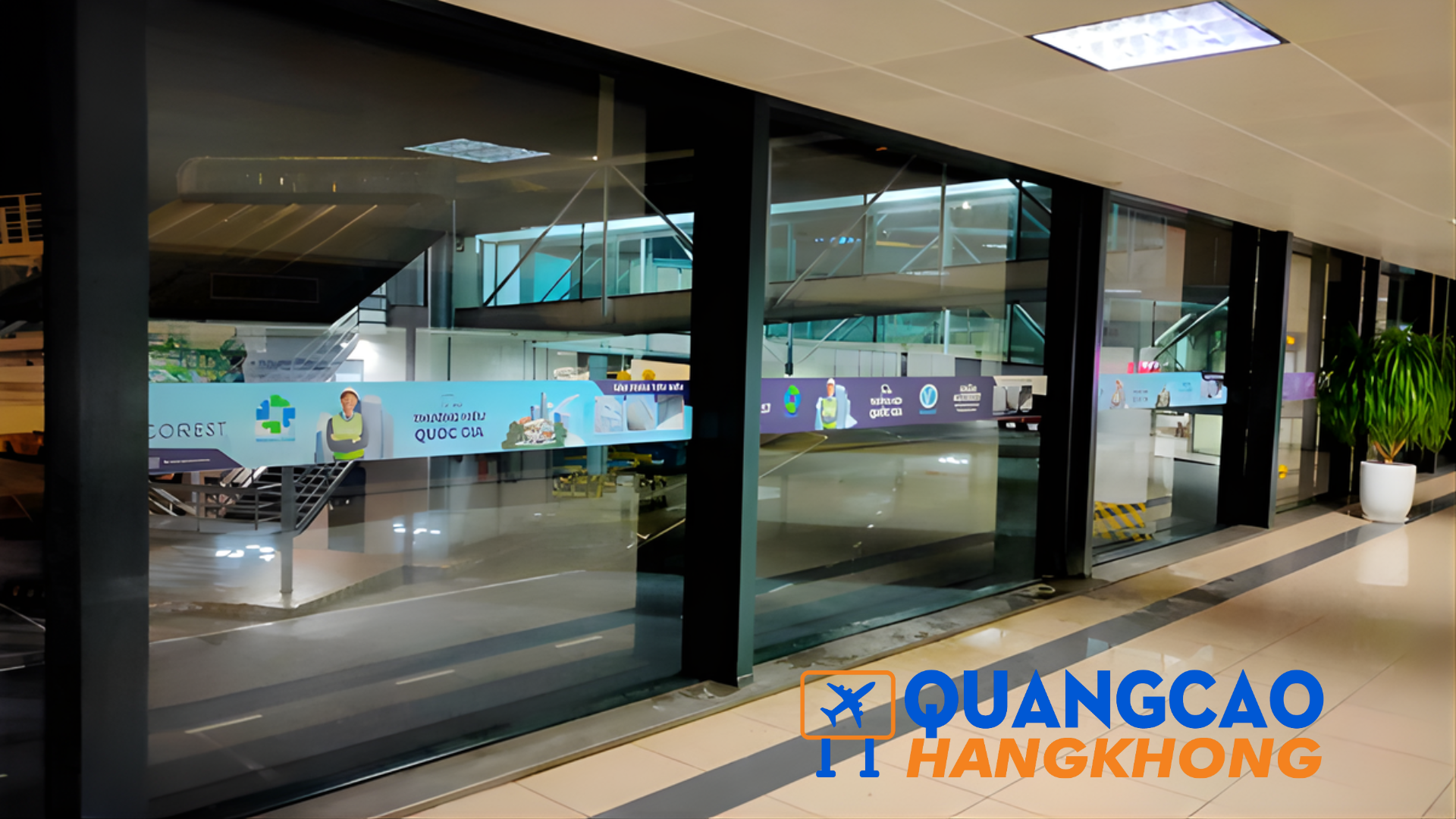 Quảng cáo dán decal trên cửa kính 