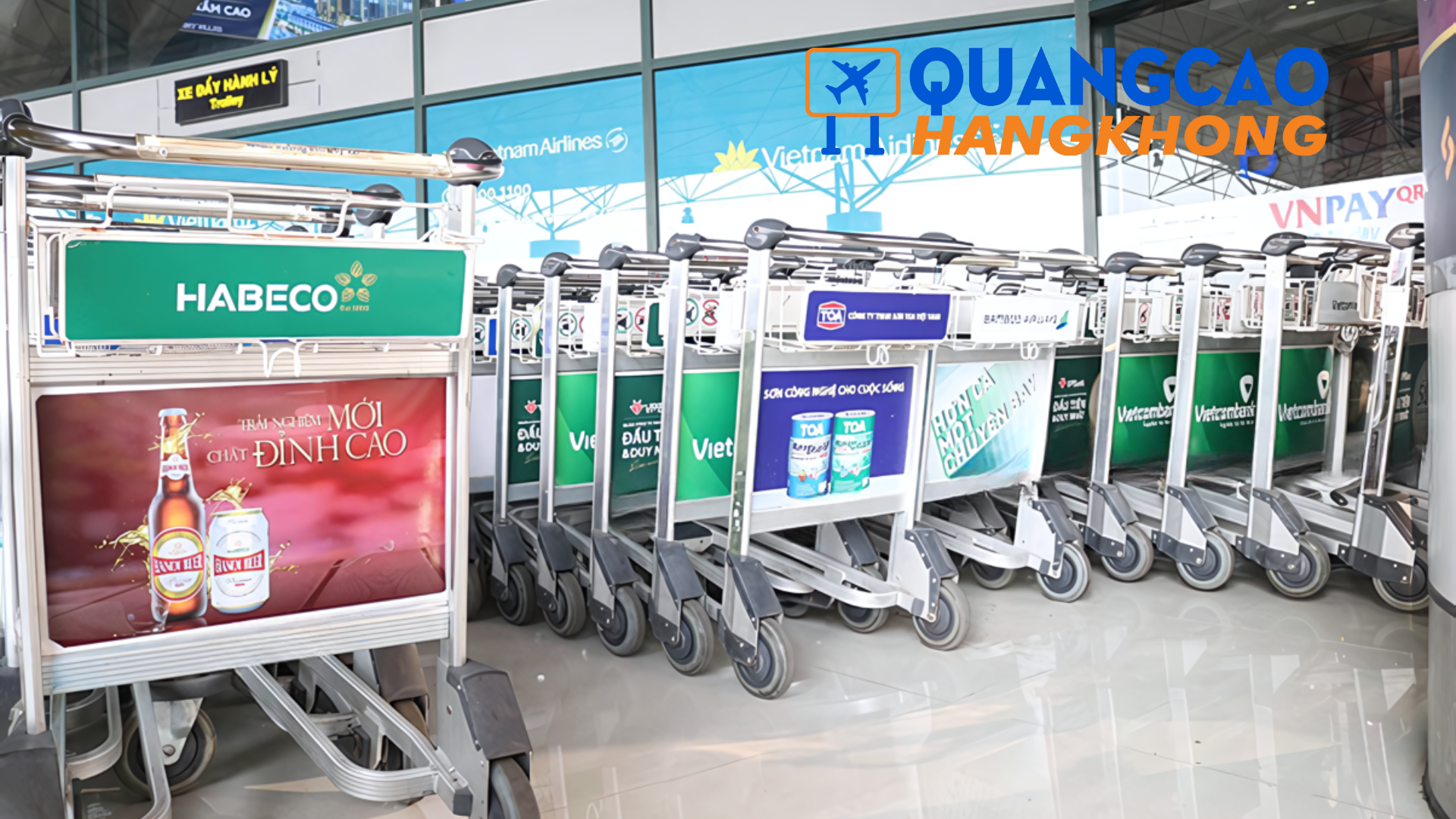 Quảng cáo dán decal xe đẩy hành lý 