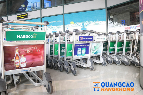 Quảng cáo trên xe đẩy hành lý
