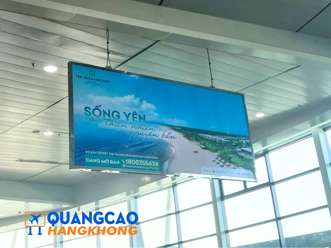 Quảng cáo biển thả trần sân bay Phù Cát