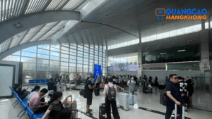 Quảng cáo tại sân bay Tuy Hoà được thiết kế linh hoạt