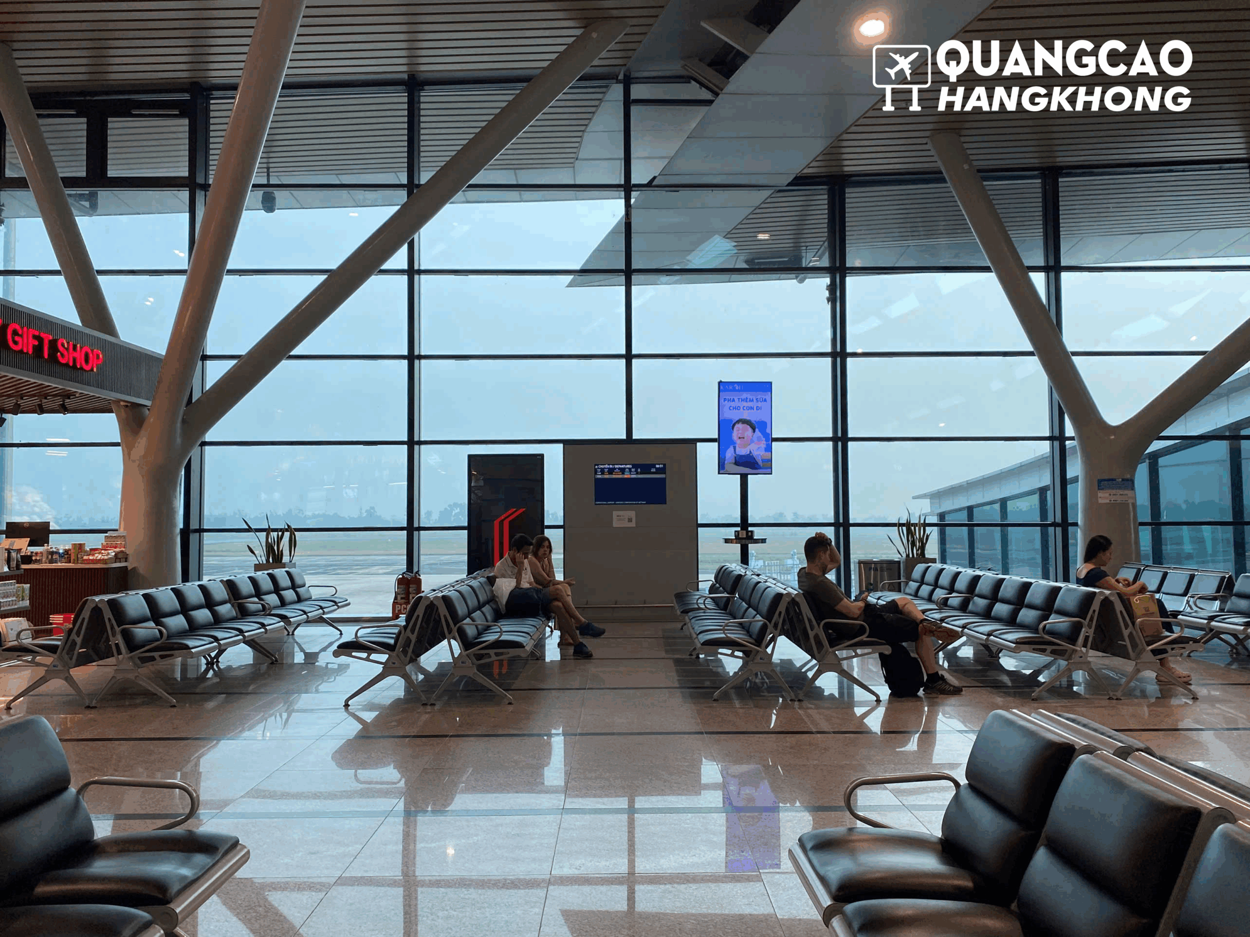 Khu vực phòng chờ lên máy bay sân bay Phú Bài