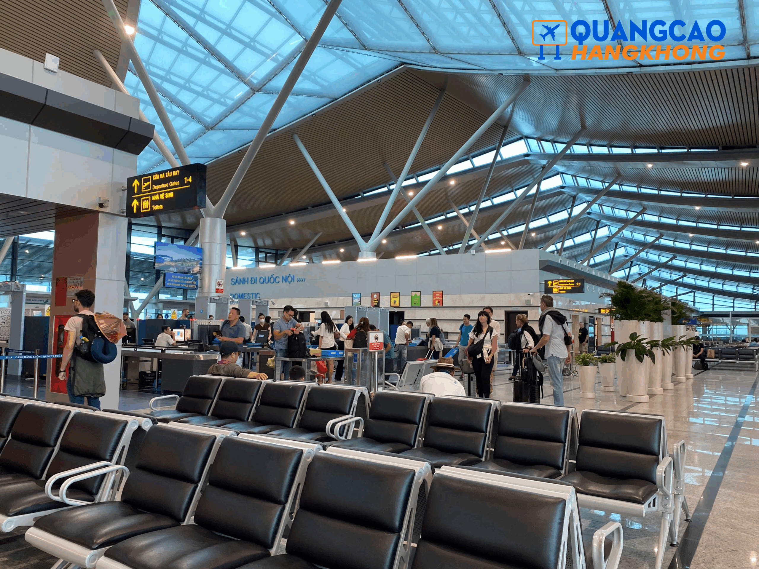 Khu vực an ninh soi chiếu sân bay Phú Bài