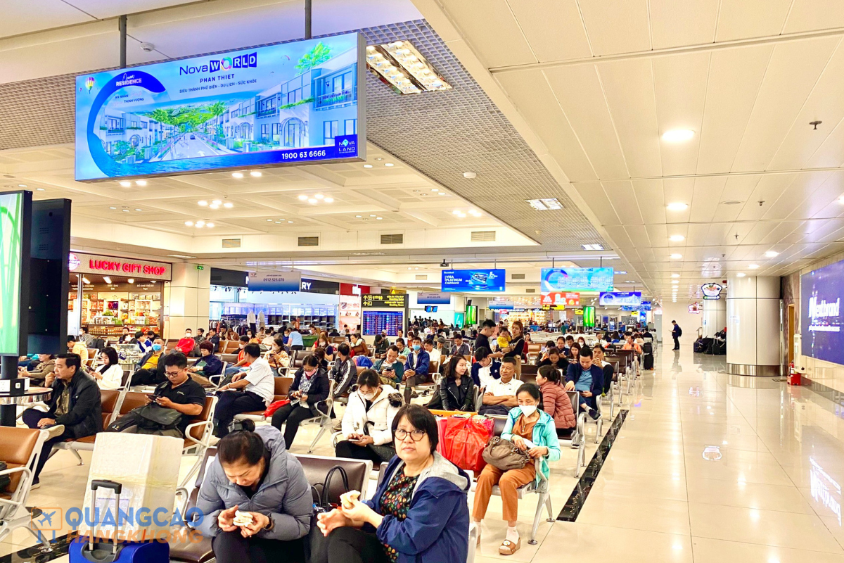 Quảng cáo màn hình LED sân bay Long Thành tại sảnh chờ khởi hành với thời gian hành khách lưu lại dài và mức độ tập trung cao
