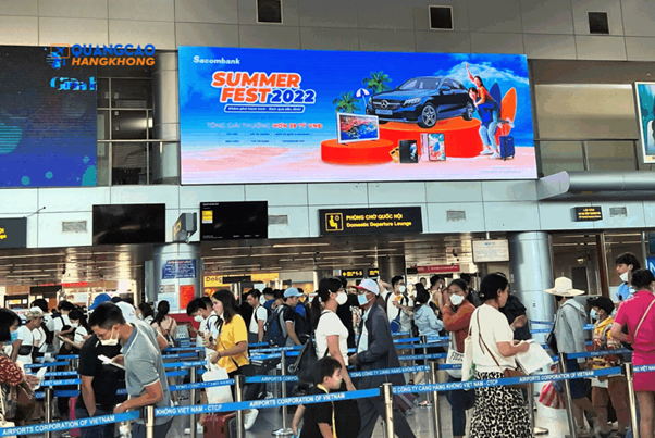 Quảng cáo màn hình LED sân bay Phù Cát tại khu vực check-in