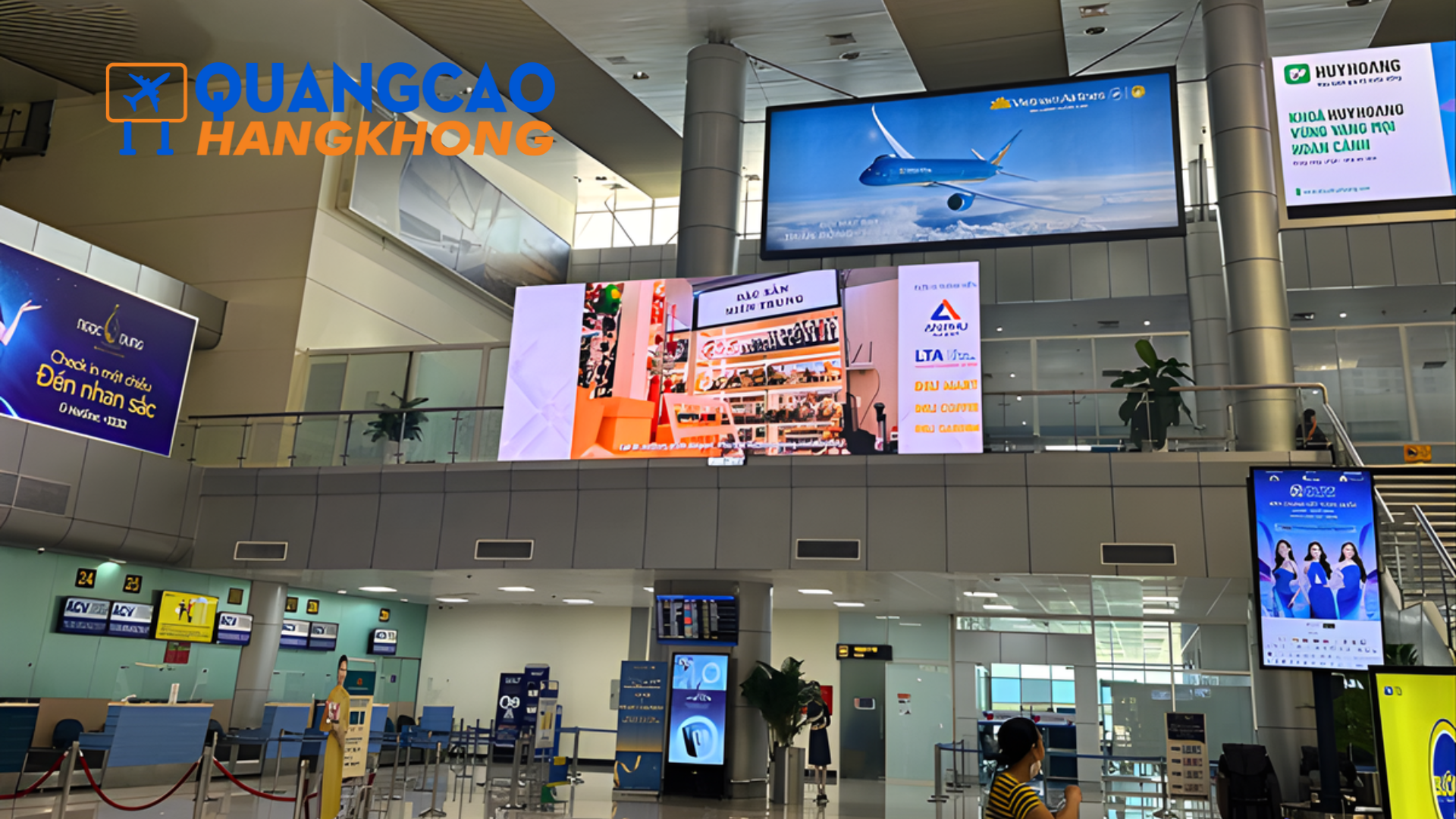 Quảng cáo màn hình LED sân bay khu vực check -in 
