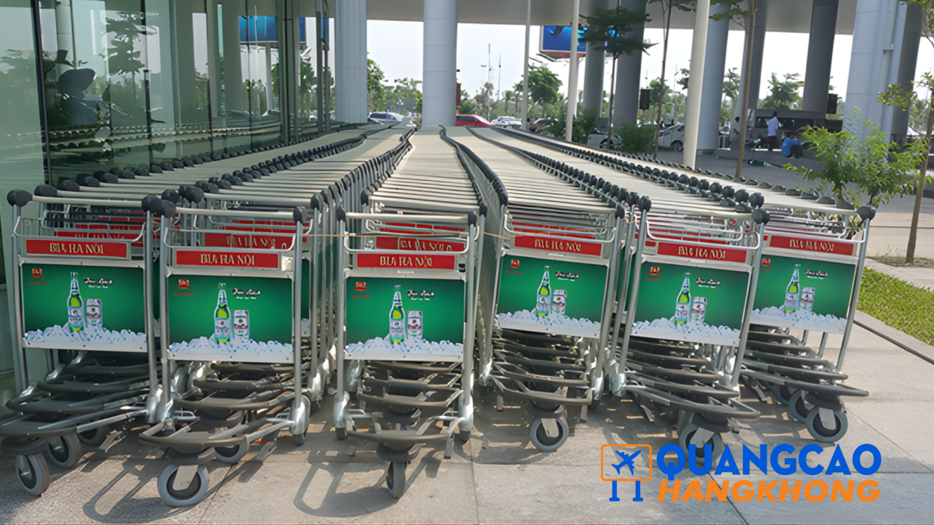 Quảng cáo trên xe đẩy hành lý 