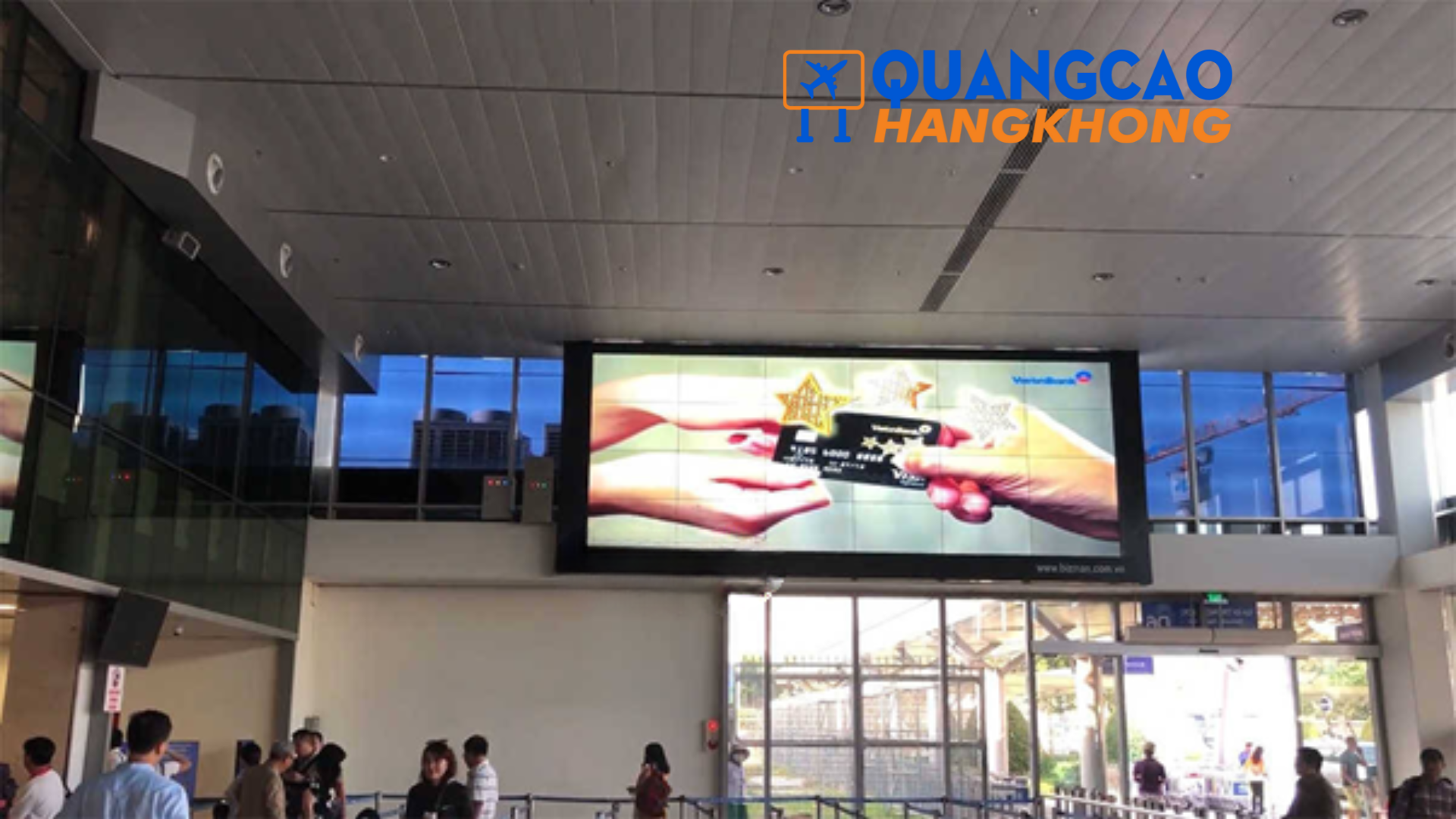 Quảng cáo màn hình LED khu vực ra/vào sân bay