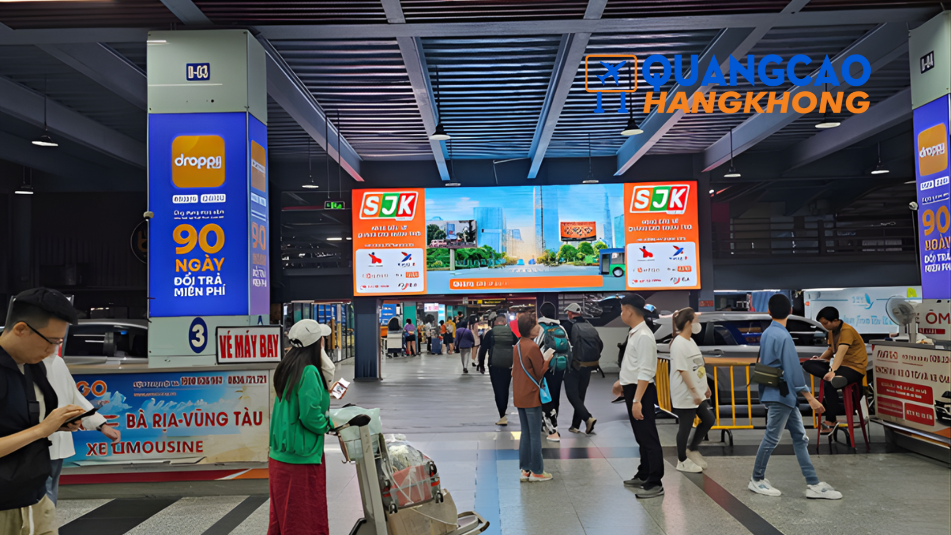 Quảng cáo màn hình LED tại khu vực đón/trả khách 