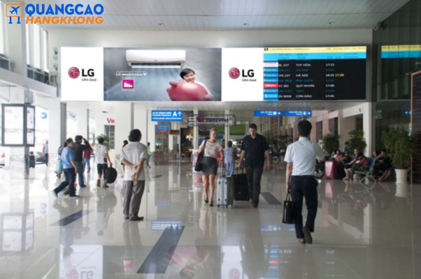 Quảng cáo màn hình led khu vực sảnh chờ khu đi – khu đến
