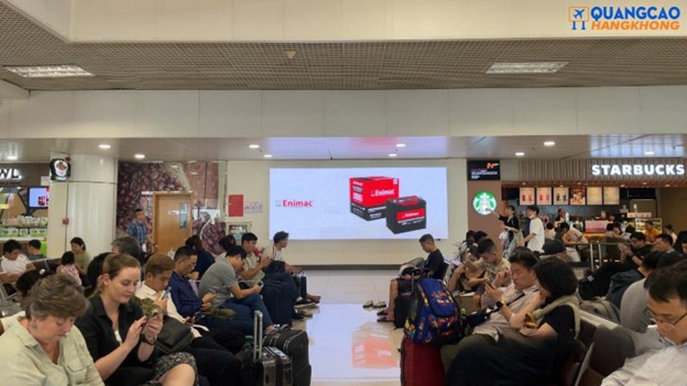 Quảng cáo màn hình LED tại khu vực phòng chờ