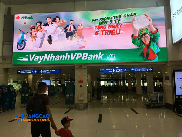 Quảng cáo màn hình LED nổi bật tại sân bay Đồng Hới, thu hút hành khách ngay từ khu vực sảnh chờ