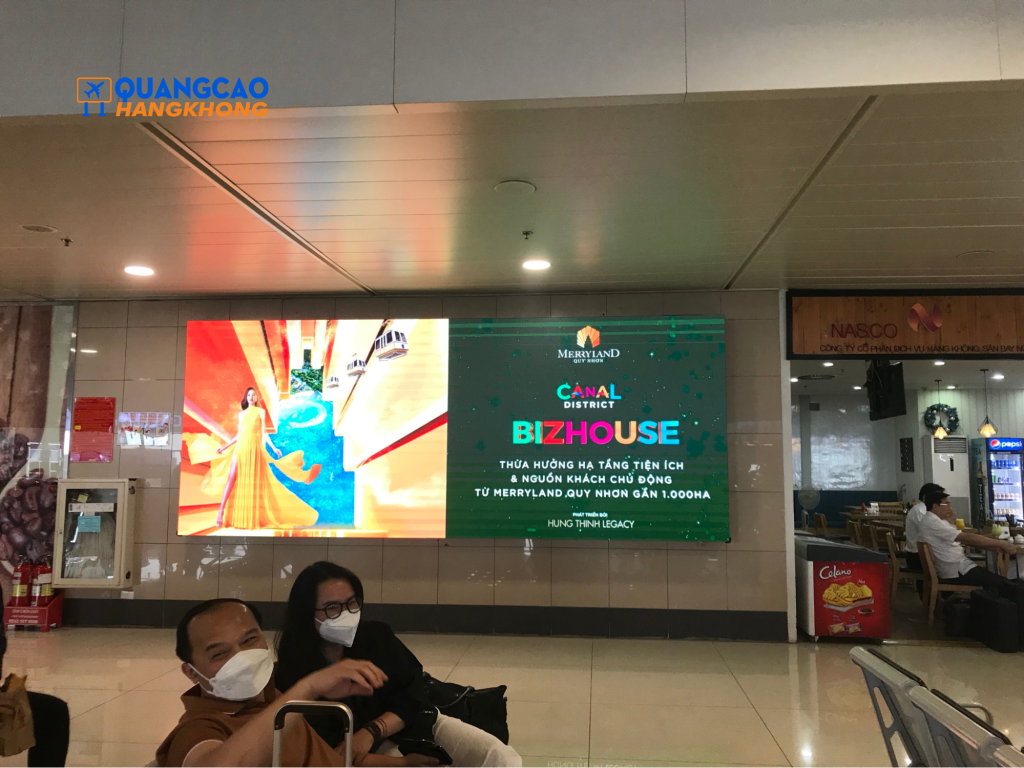 Quảng cáo màn hình LED tại khu vực phòng chờ sân bay