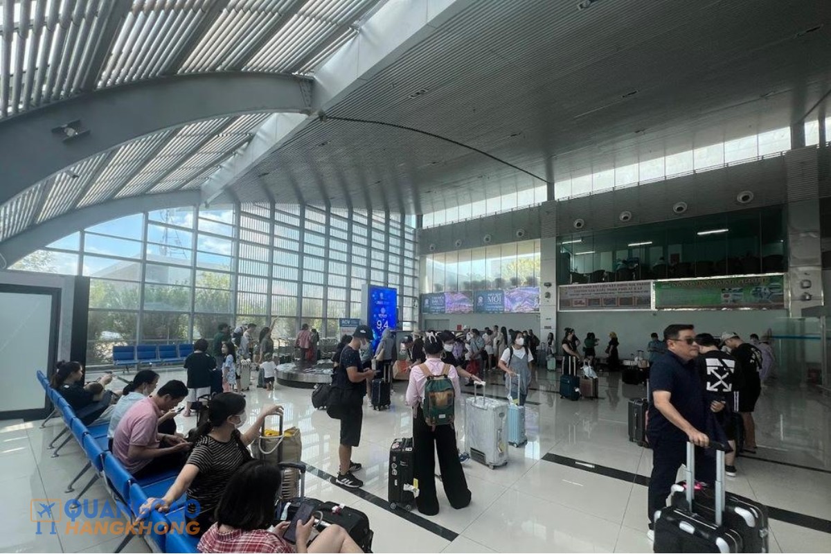 Quảng cáo màn hình LED tại sân bay Tuy Hòa khu vực làm thủ tục check-in với lưu lượng hành khách đông
