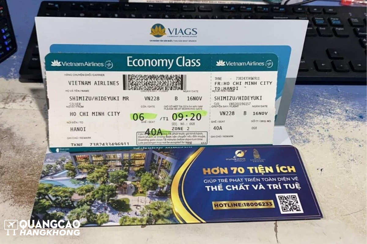Quảng cáo trên máy bay được in trên vé máy bay Vietnam Airlines