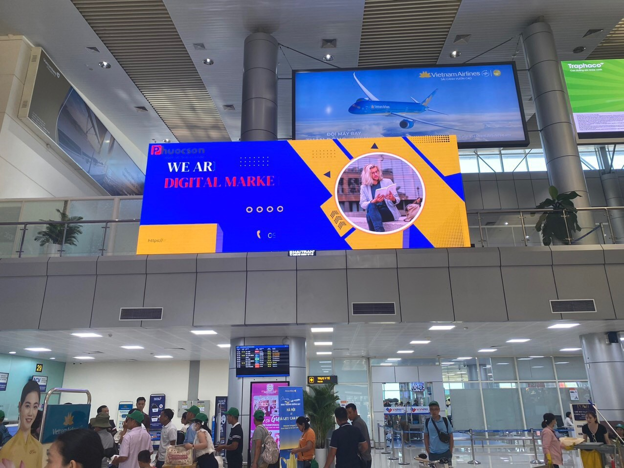 Quảng cáo màn hình LED sân bay Cam Ranh giúp thương hiệu nổi bật tại cửa ngõ du lịch Khánh Hòa