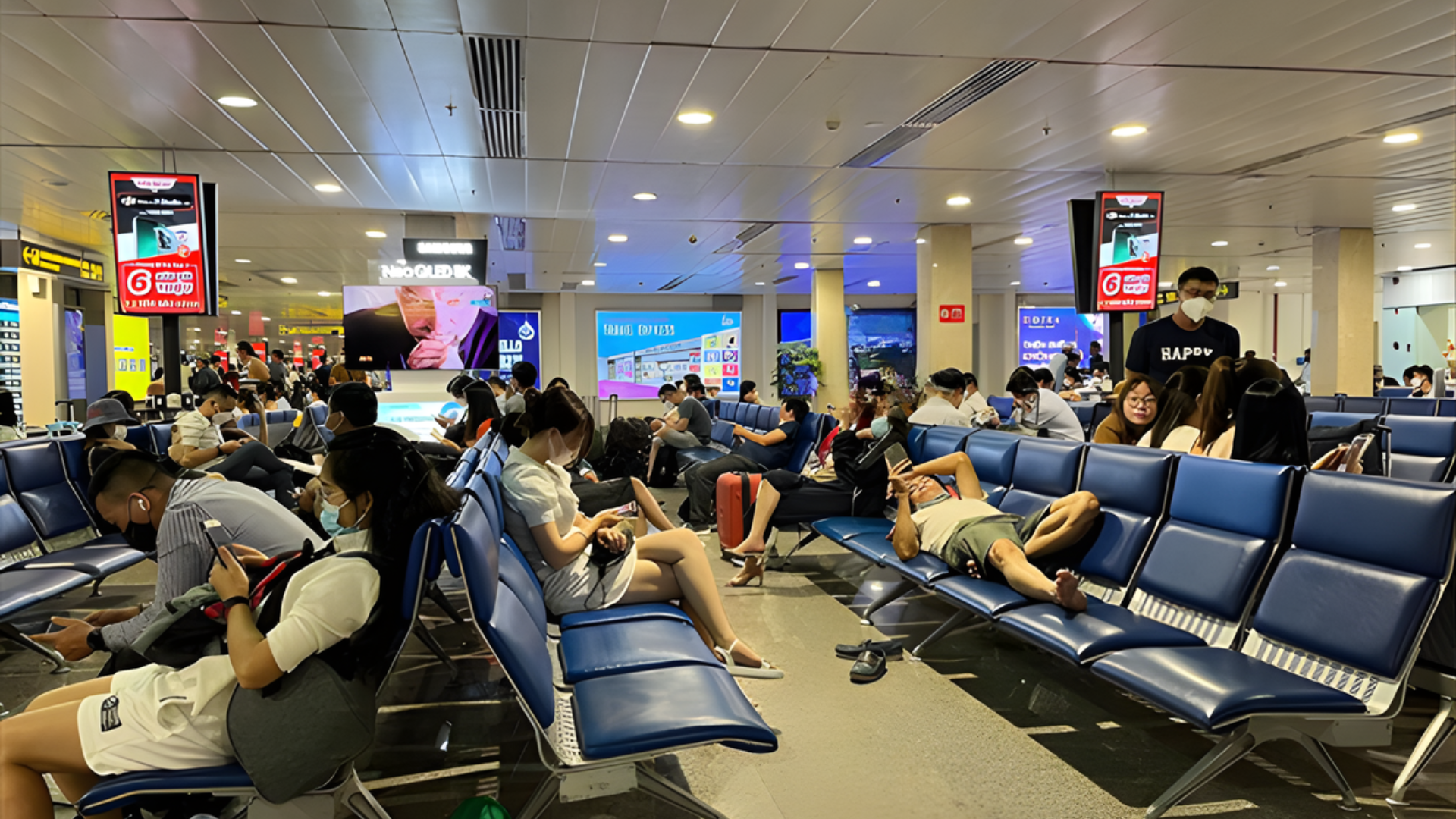 Quảng cáo màn hình LED khu vực phòng chờ 