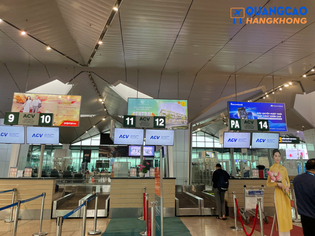 Biển hộp đèn quảng cáo sân bay Nội Bài khu vực check-in