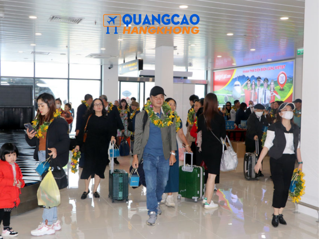 Lưu lượng hành khách đông với tần suất tiếp xúc biển hộp đèn quảng cáo cao