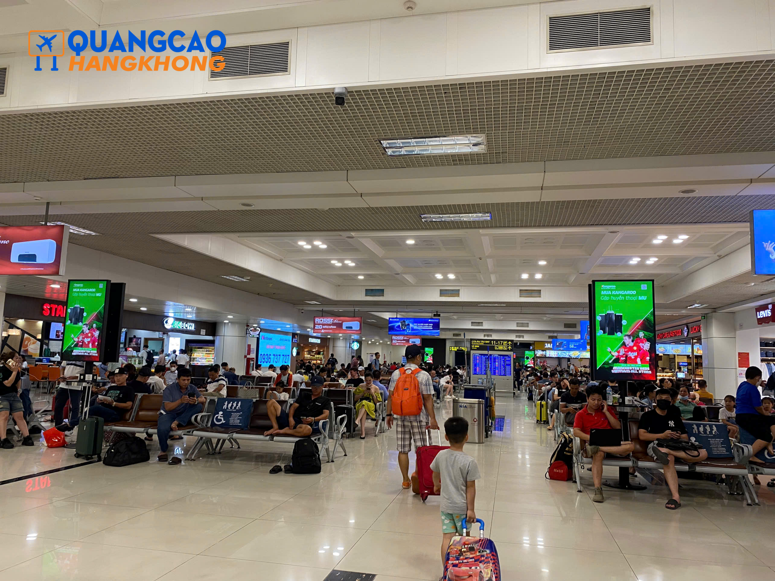 Biển hộp đèn quảng cáo sân bay giúp thông điệp hiển thị nổi bật