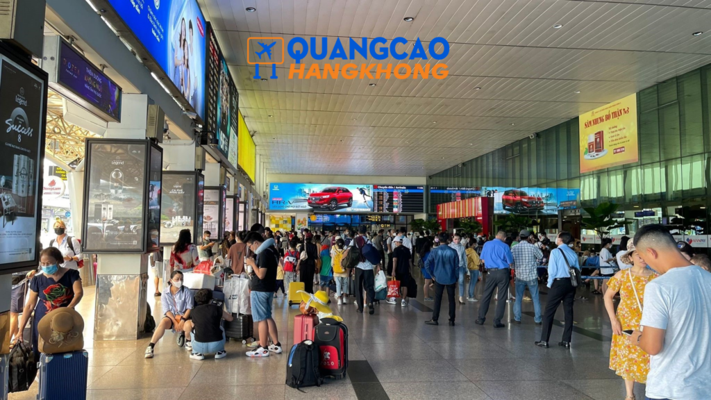 Biển hộp đèn quảng cáo sân bay Đà Nẵng tại khu vực sảnh check-in