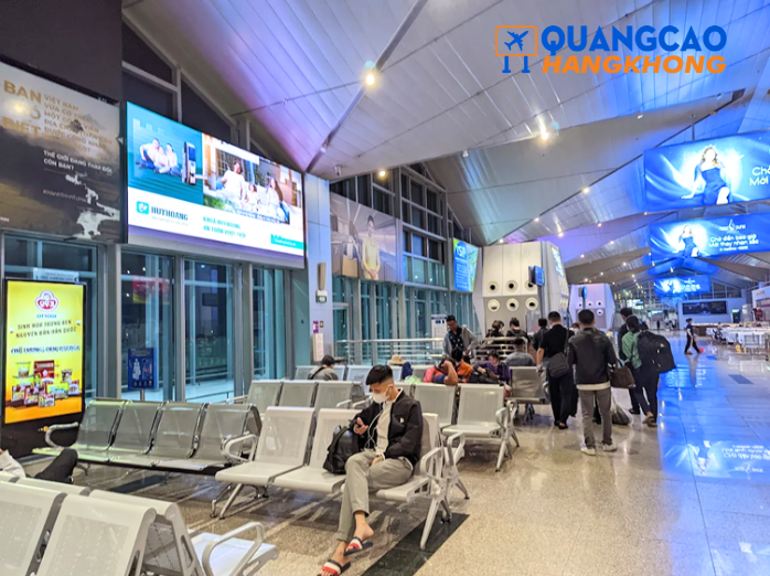 Quảng cáo biển hộp đèn tại khu vực phòng chờ