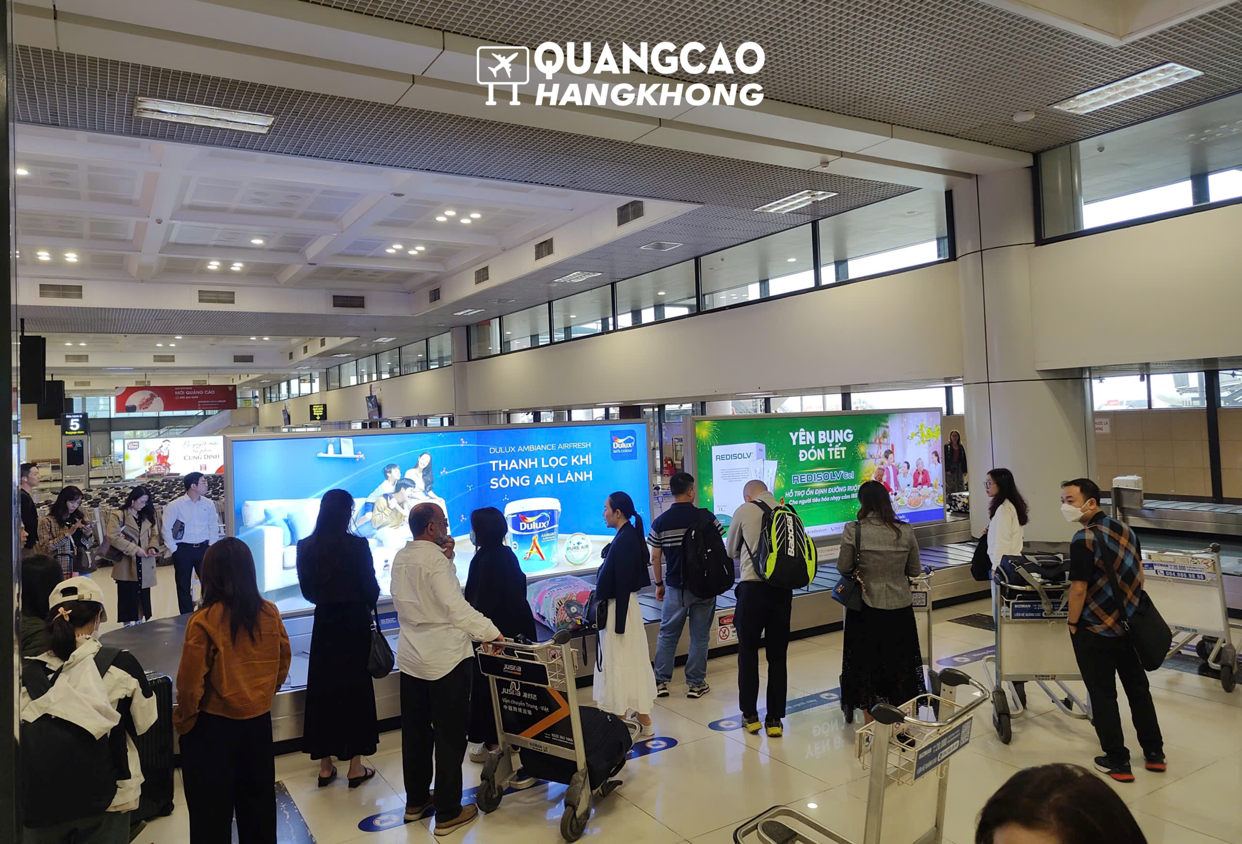 Pano quảng cáo tại khu vực băng chuyền hành lý