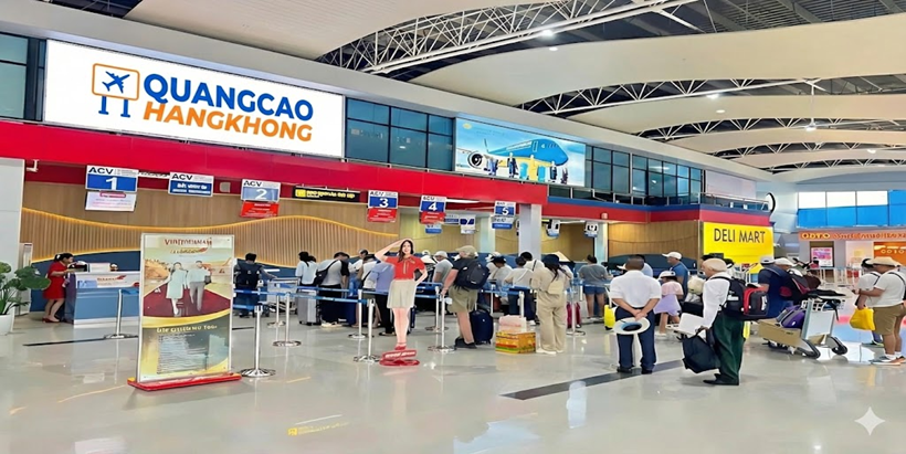 Biển hộp đèn quảng cáo tại khu vực check-in