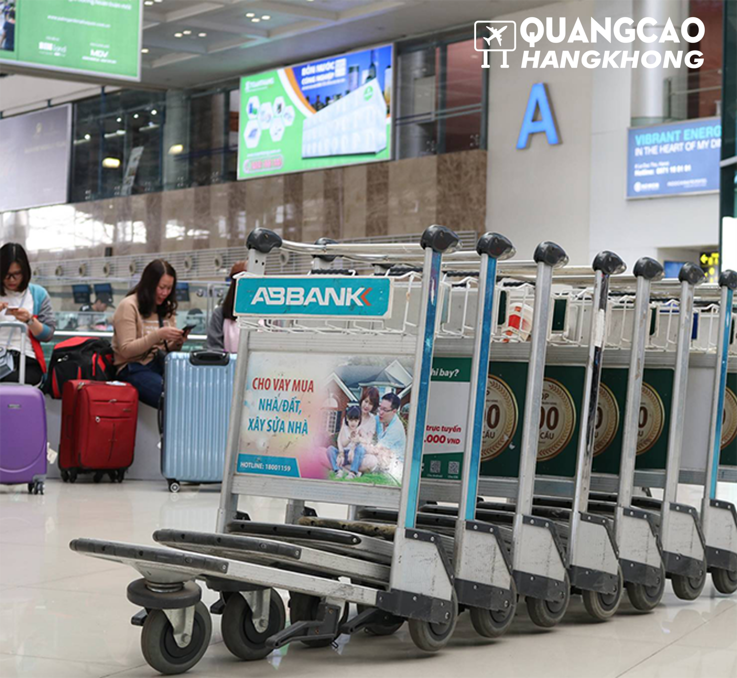 Quảng cáo xe đẩy hành lý ở sân bay