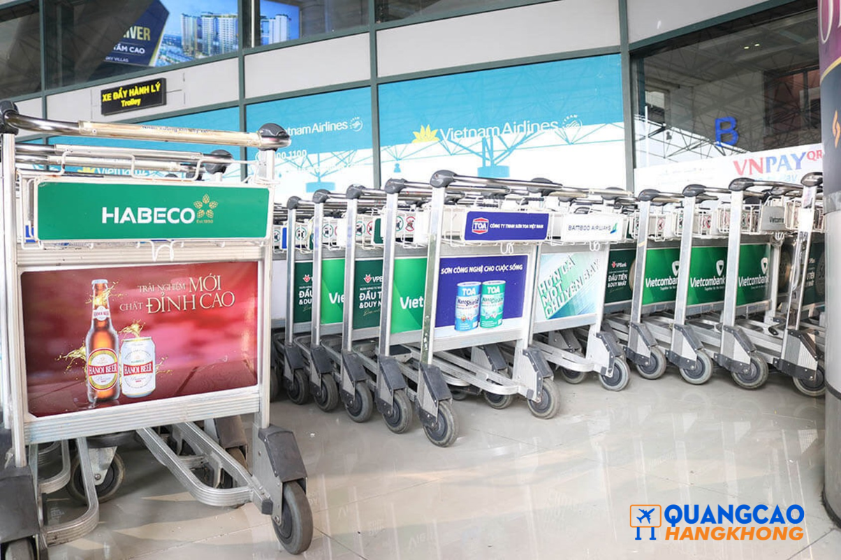 Quảng cáo xe đẩy hành lý ở sân bay có độ phủ rộng khắp sân bay