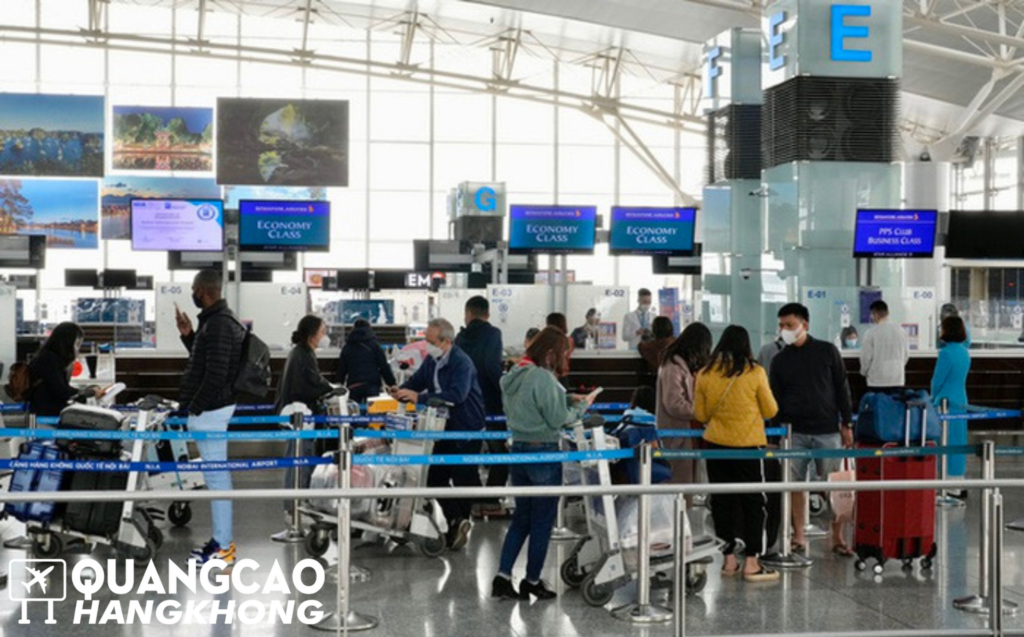 Biển hộp đèn quảng cáo sân bay Phù Cát tại khu vực check-in