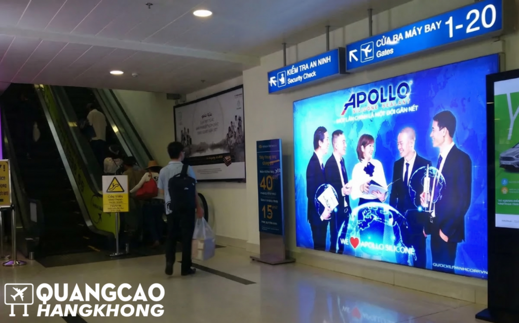 Biển hộp đèn quảng cáo sân bay Phù Cát tại sảnh chờ bay