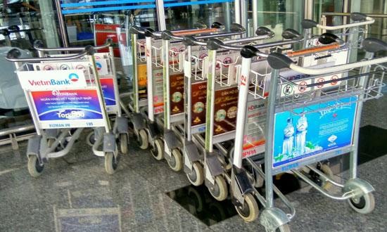 Những lợi thế nổi bật của quảng cáo xe đẩy hành lý ở sân bay Nội Bài