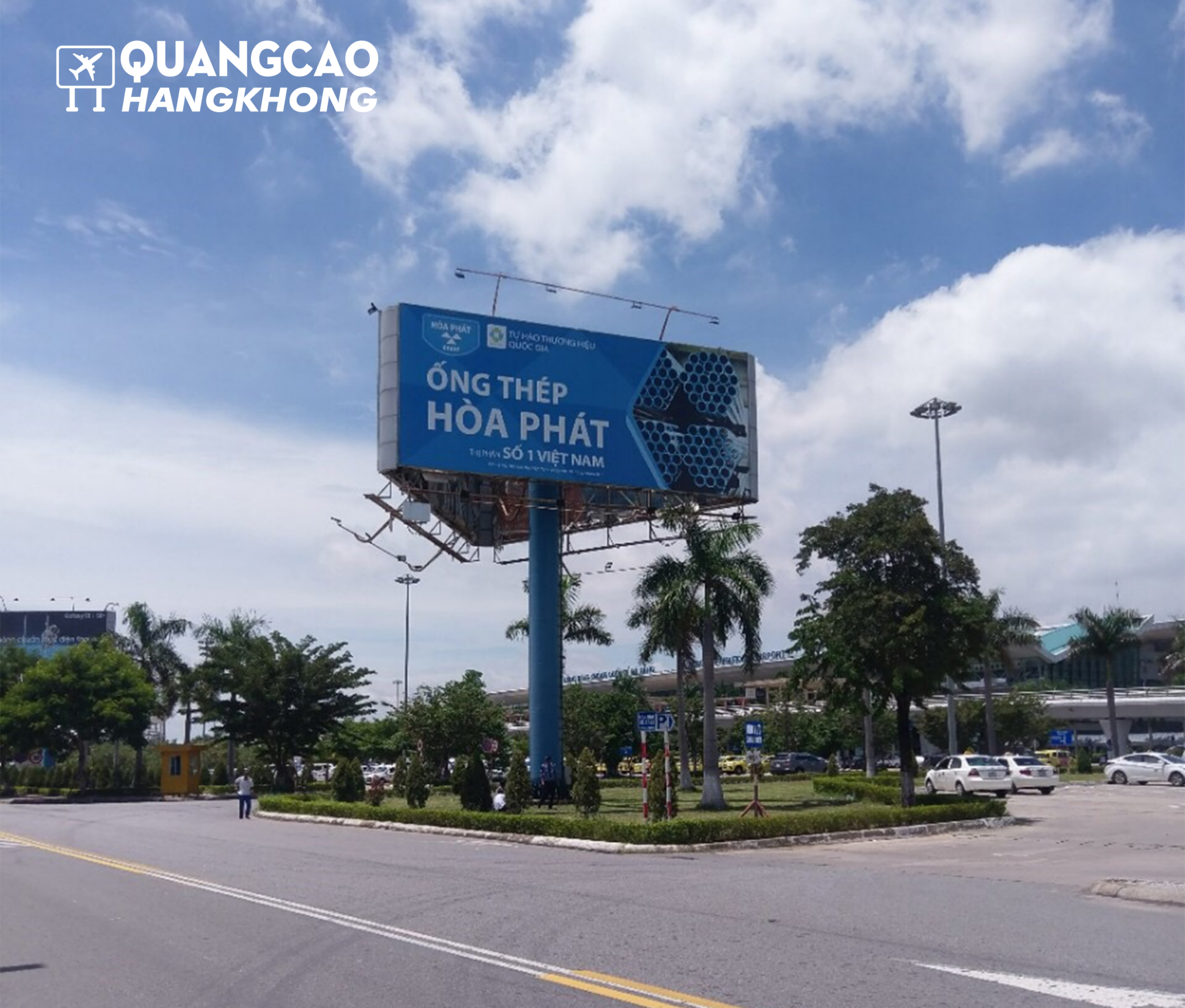 Pano quảng cáo tại khu vực đường dẫn vào – ra sân bay