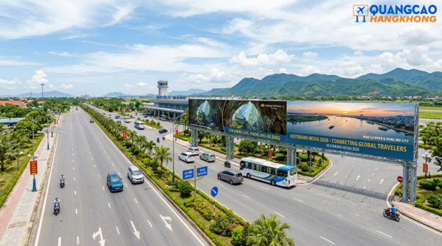 Pano quảng cáo tại sân bay Đồng Hới khu vực tuyến đường dẫn vào sân bay