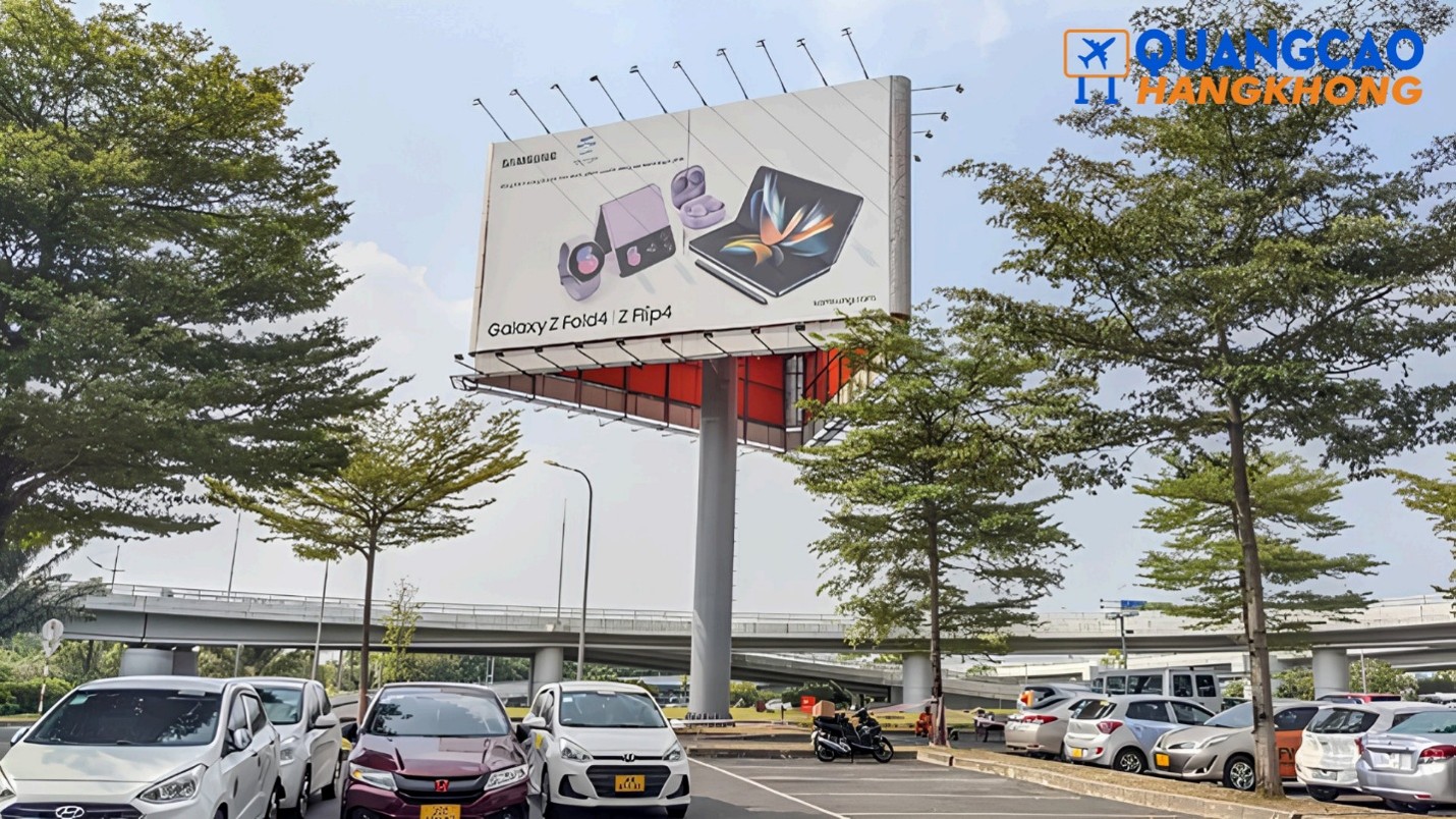 Pano quảng cáo tại sân bay tạo điểm nhấn trực quan mạnh mẽ đối với hành khách