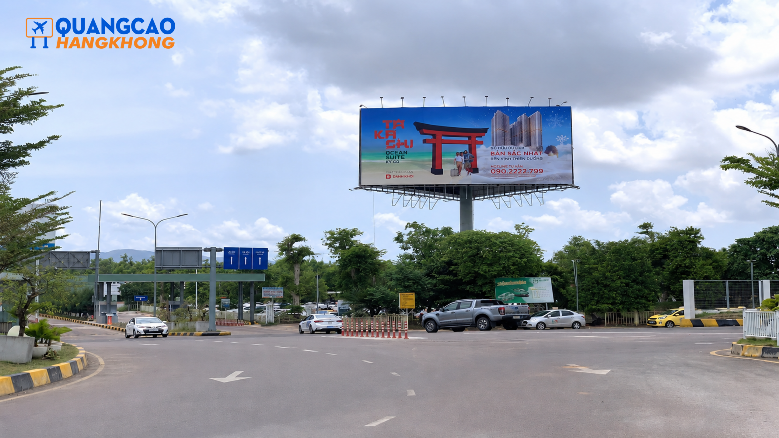 Pano quảng cáo tại sân bay Chu Lai